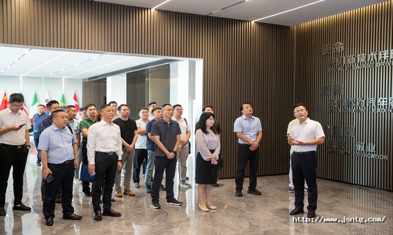 1724812463872485vMIh.jpg AR1I5752.jpg