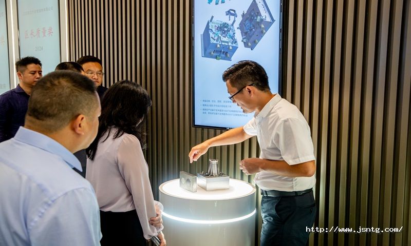 1724812488699034Denh.jpg AR1I5808.jpg